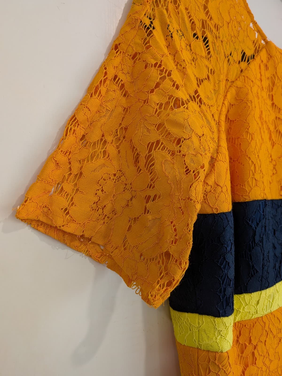 Alex Perry Dress AU 14 Mustard Lace Colour Block Midi Pencil Cocktail Occasion — photo 3 of 10