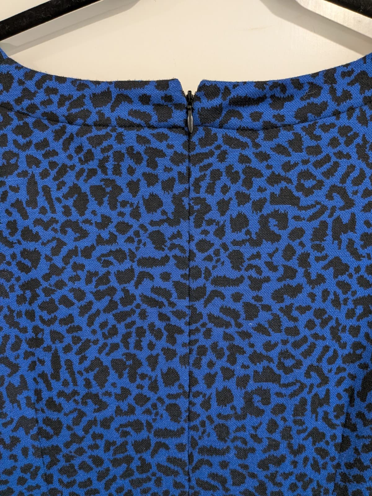Leona Edmiston Dress AU 16 Blue Animal Print Stretch Sheath Work Office Midi — photo 7 of 8