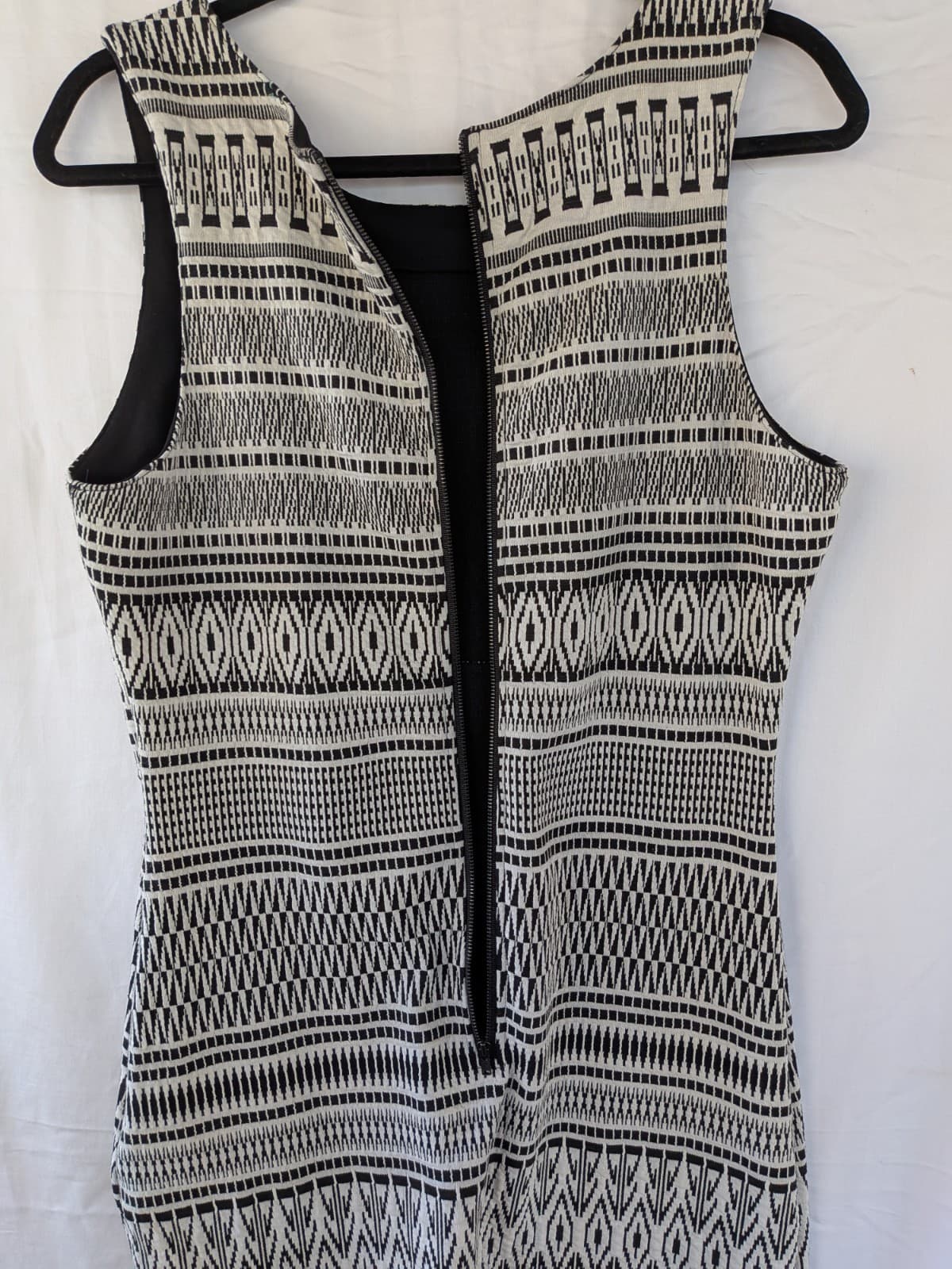 Decjuba Dress Size 14 Black White Geometric Bodycon Work Office Stretch — photo 9 of 12