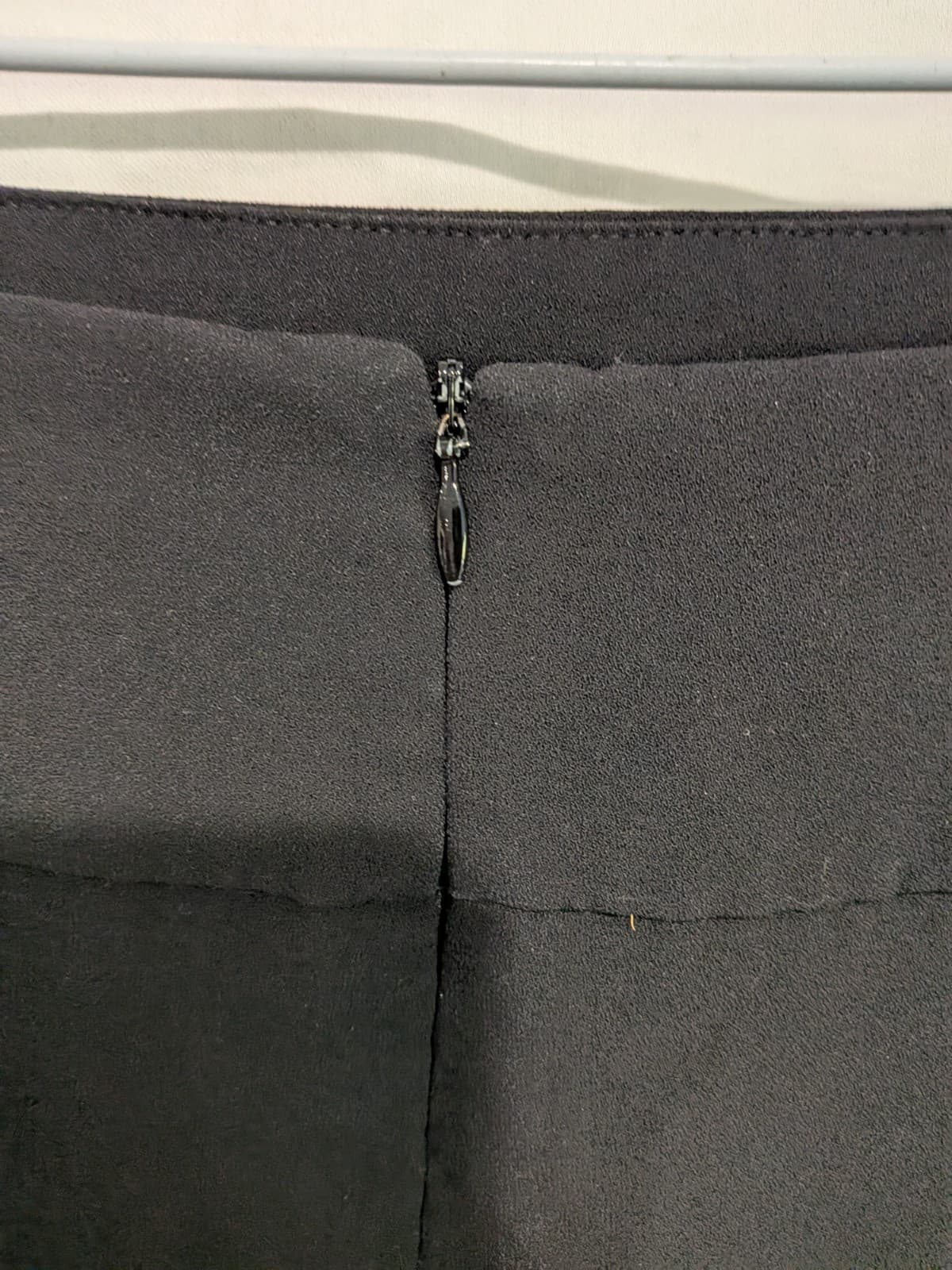 Review Black Ruffle Mini Skirt Size 14 Corporate Cocktail Party Stretch Pencil — photo 7 of 9