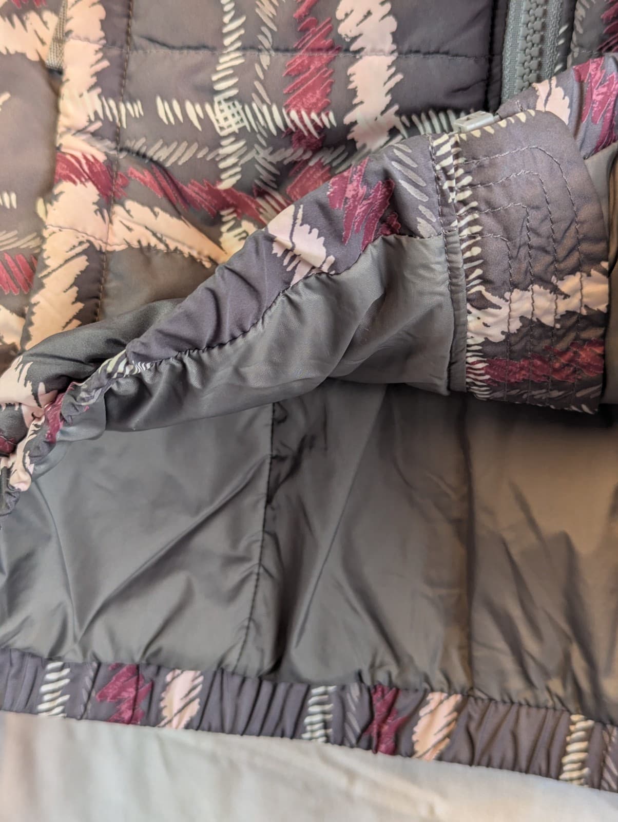 The North Face Women XS Puffer Jacket Plaid Check Grey Pink Insulated Winter — photo 10 of 16