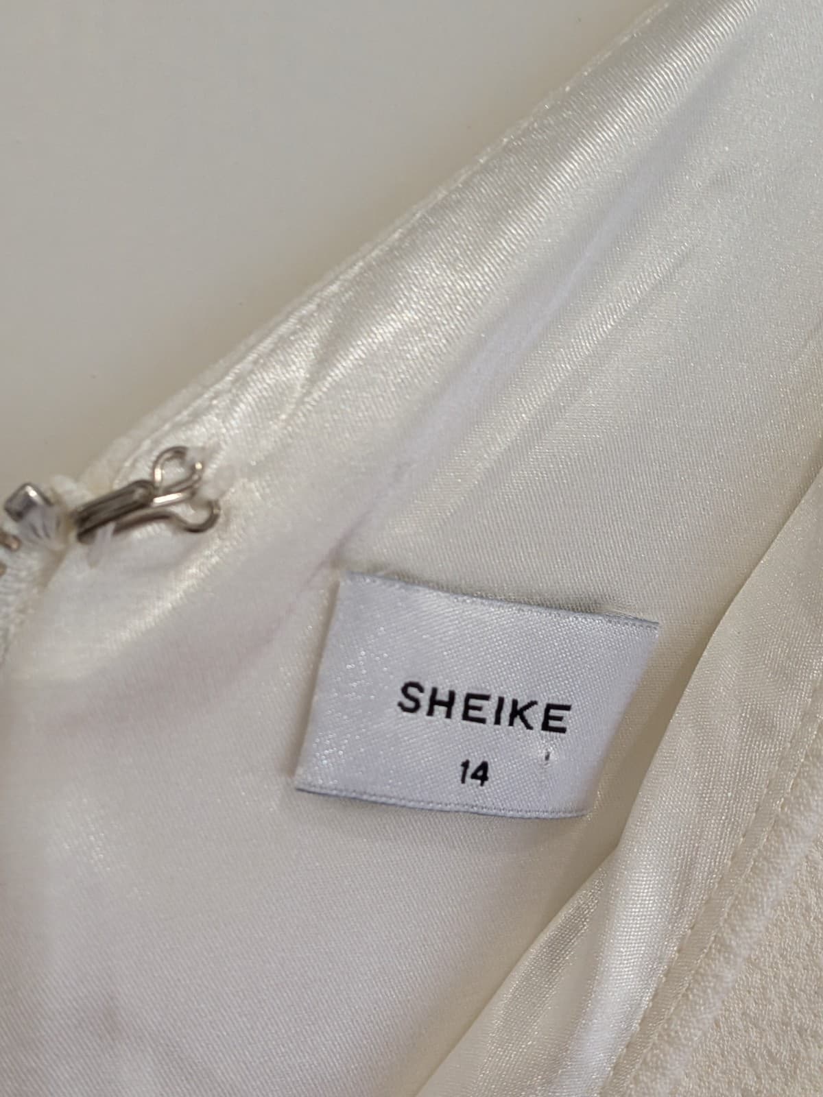 Sheike White Cocktail Dress Structured Puff Sleeve AUS 14 US 10 — photo 6 of 8
