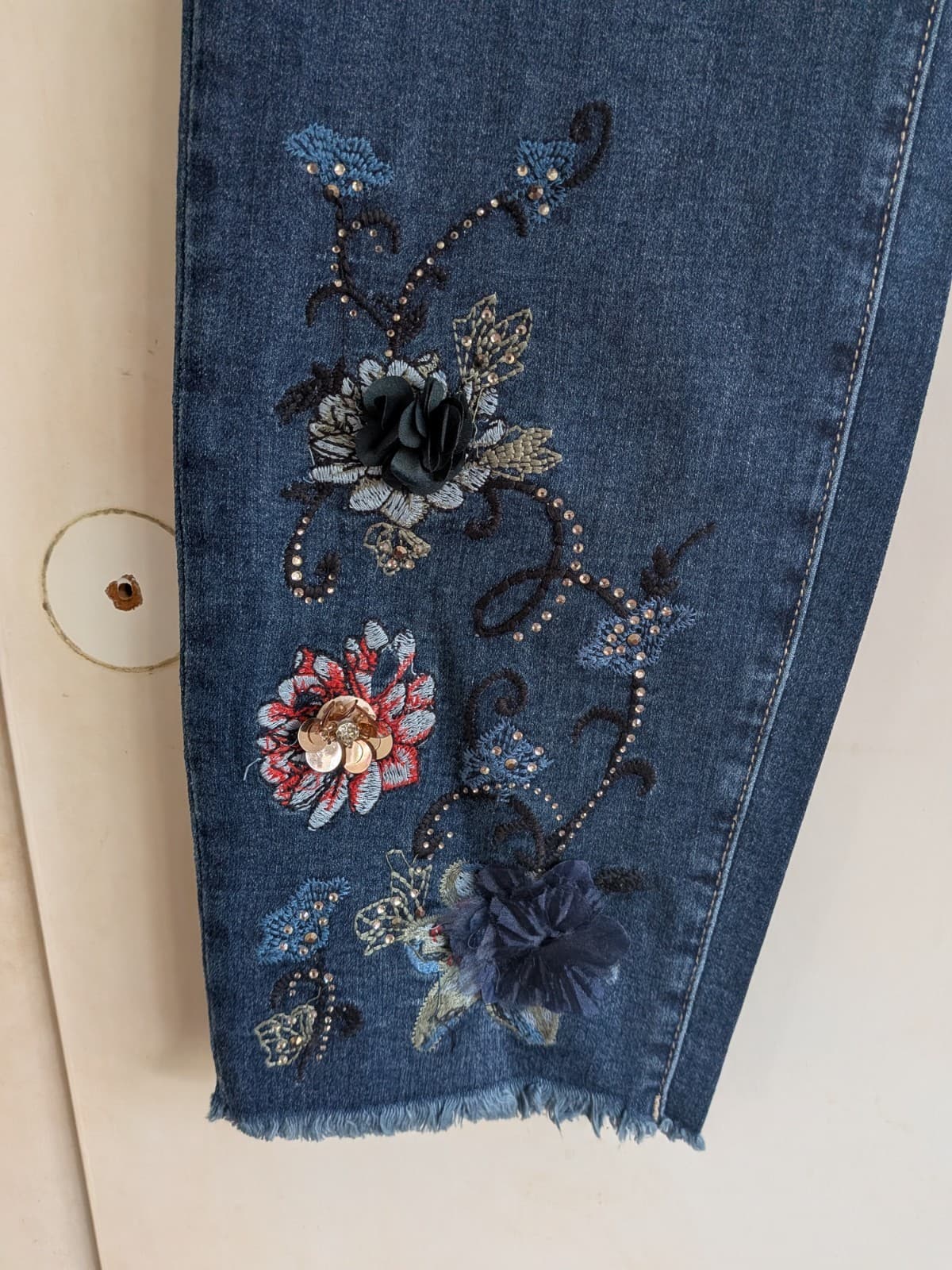 Frank Lyman Jeans XL Blue Embellished Floral Stretch Denim 14 16 — photo 3 of 9