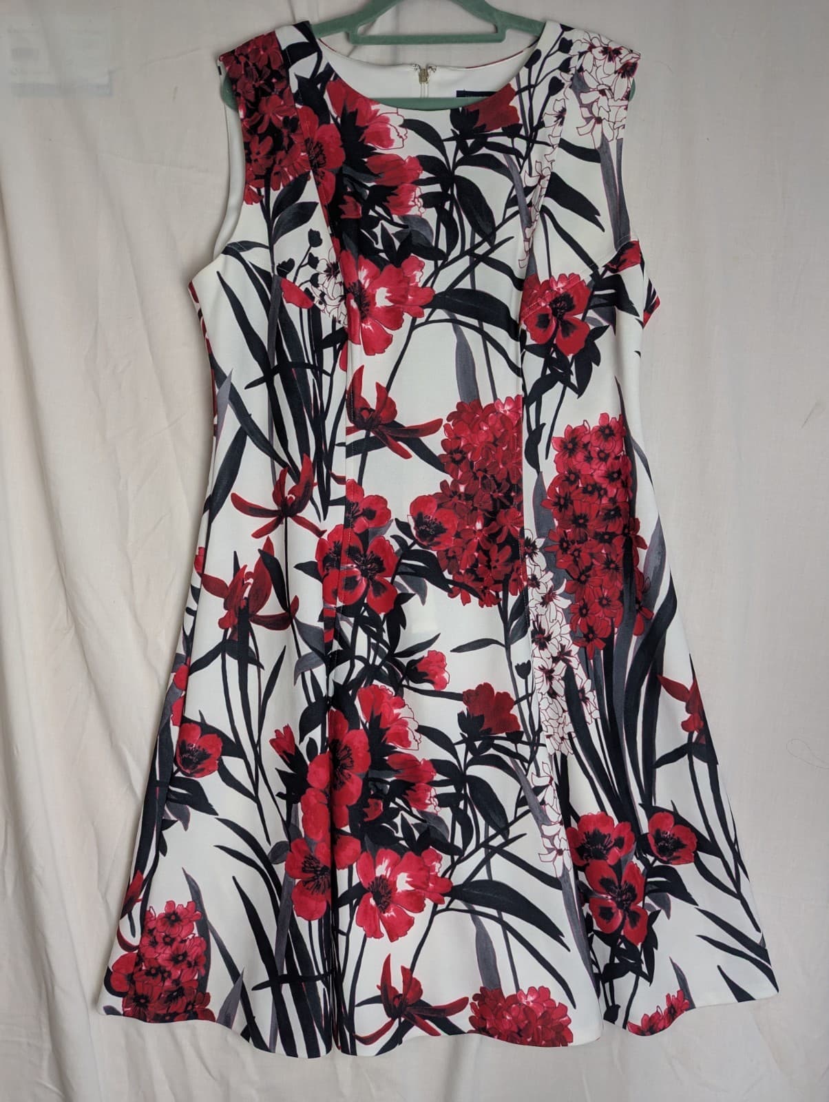 Tommy Hilfiger Dress Plus Size AUS 16 US 12 White Red Floral Fit Flare Cocktail — photo 3 of 10