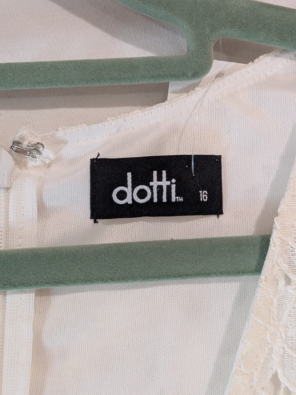 Dotti Jumpsuit White Lace Short Sleeve V Neck Tiered Romper Size Aus 16 US 12 — photo 6 of 10