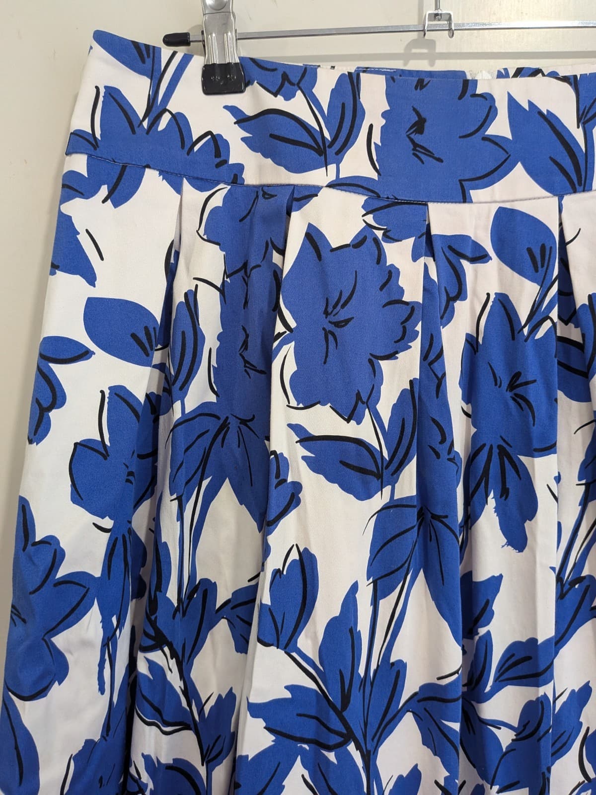 Review Skirt Size 12 Blue White Floral A Line Cotton Elastane Lined Cocktail — photo 3 of 8