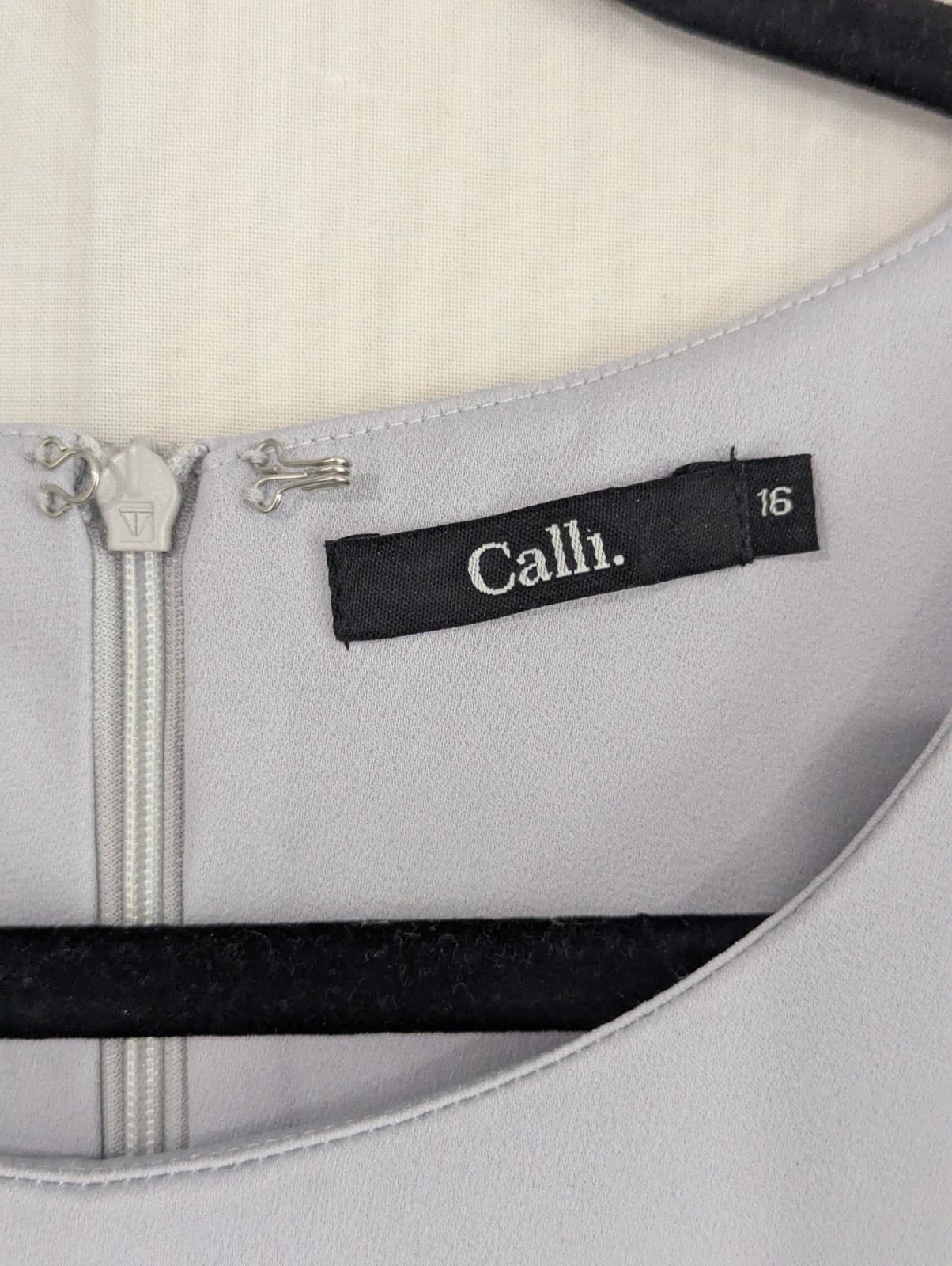 Calli Dress Plus Size Aus 16 US 12 Grey Sleeveless Ruffle Hem Mini Shift Layered — photo 6 of 9