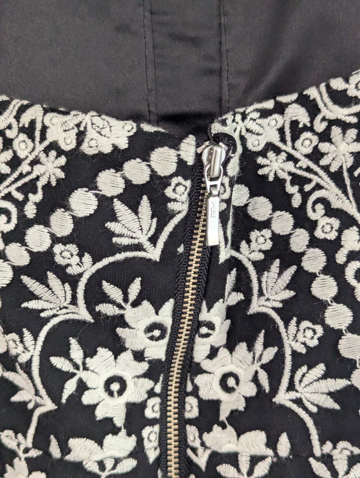 Forever New Dress Black White Embroidered Halter Cocktail Midi Size 14 US 10 — photo 14 of 15