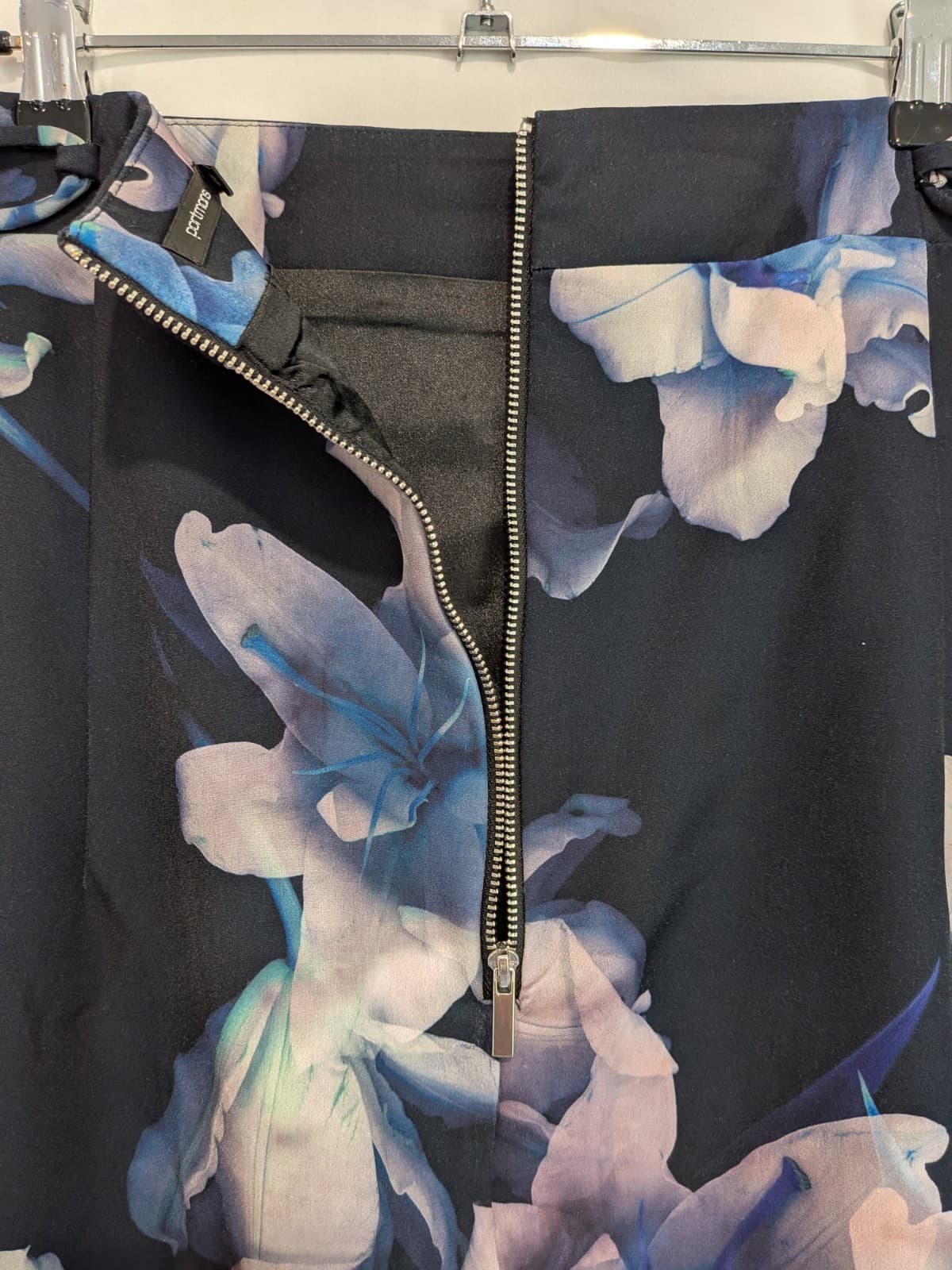 Portmans Floral Pencil Skirt Size 16 Navy Blue Pink Knee Length Work Office — photo 10 of 13