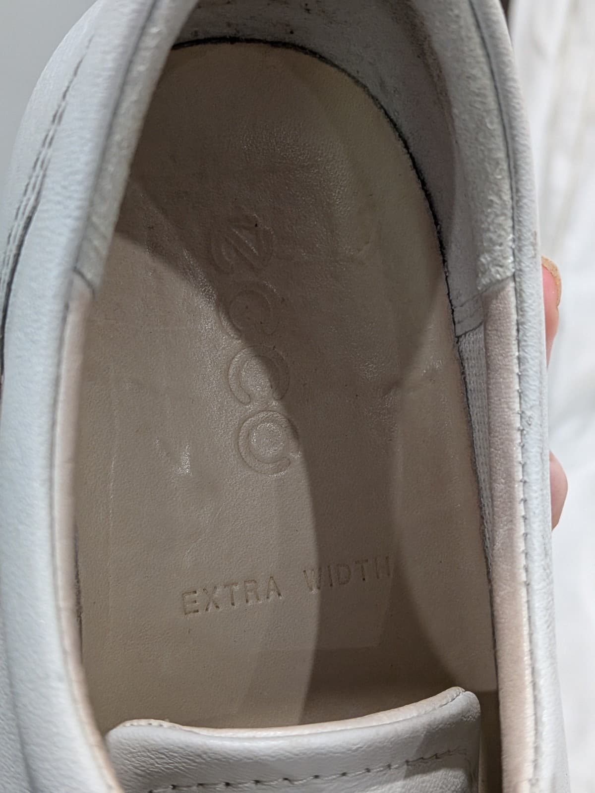 Ecco Wide Fit Sneakers White Leather Orthopedic Comfort Shoes Size EU 39 AU 8.5 — photo 13 of 17