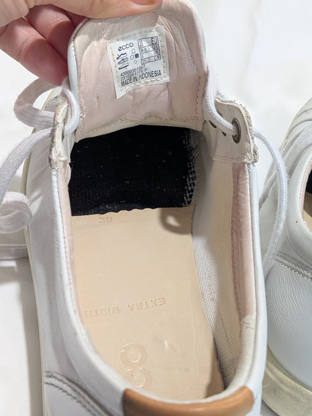 Ecco Wide Fit Sneakers White Leather Orthopedic Comfort Shoes Size EU 39 AU 8.5 — photo 15 of 17