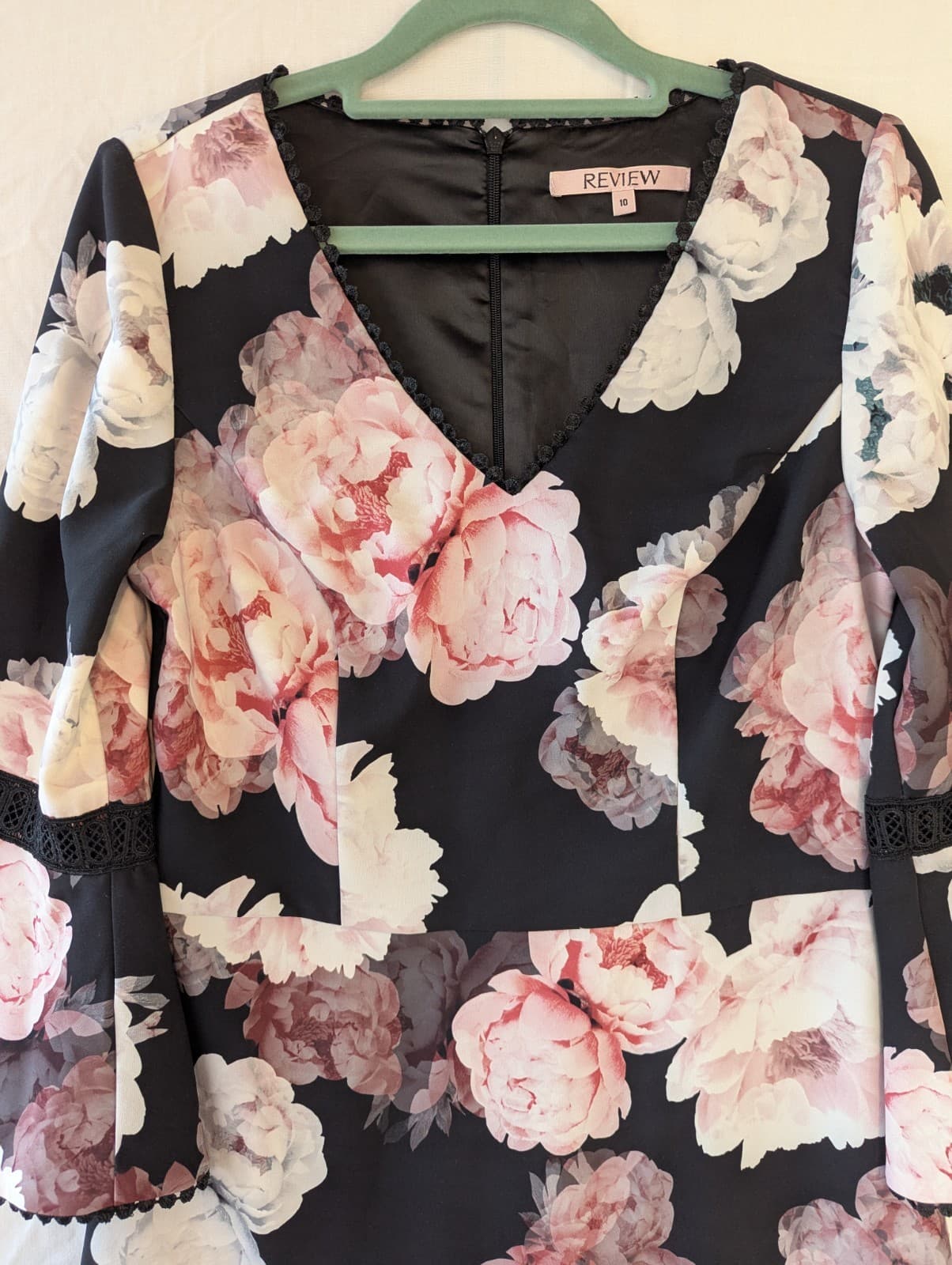 Review Dress Size 10 AUS 6 US Black Pink Floral Bell Sleeve Cocktail Party — photo 5 of 9