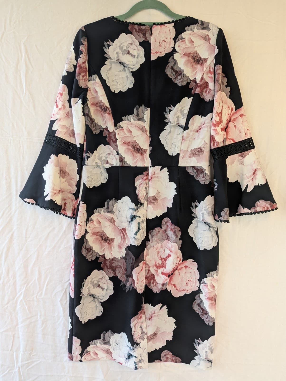 Review Dress Size 10 AUS 6 US Black Pink Floral Bell Sleeve Cocktail Party — photo 9 of 9