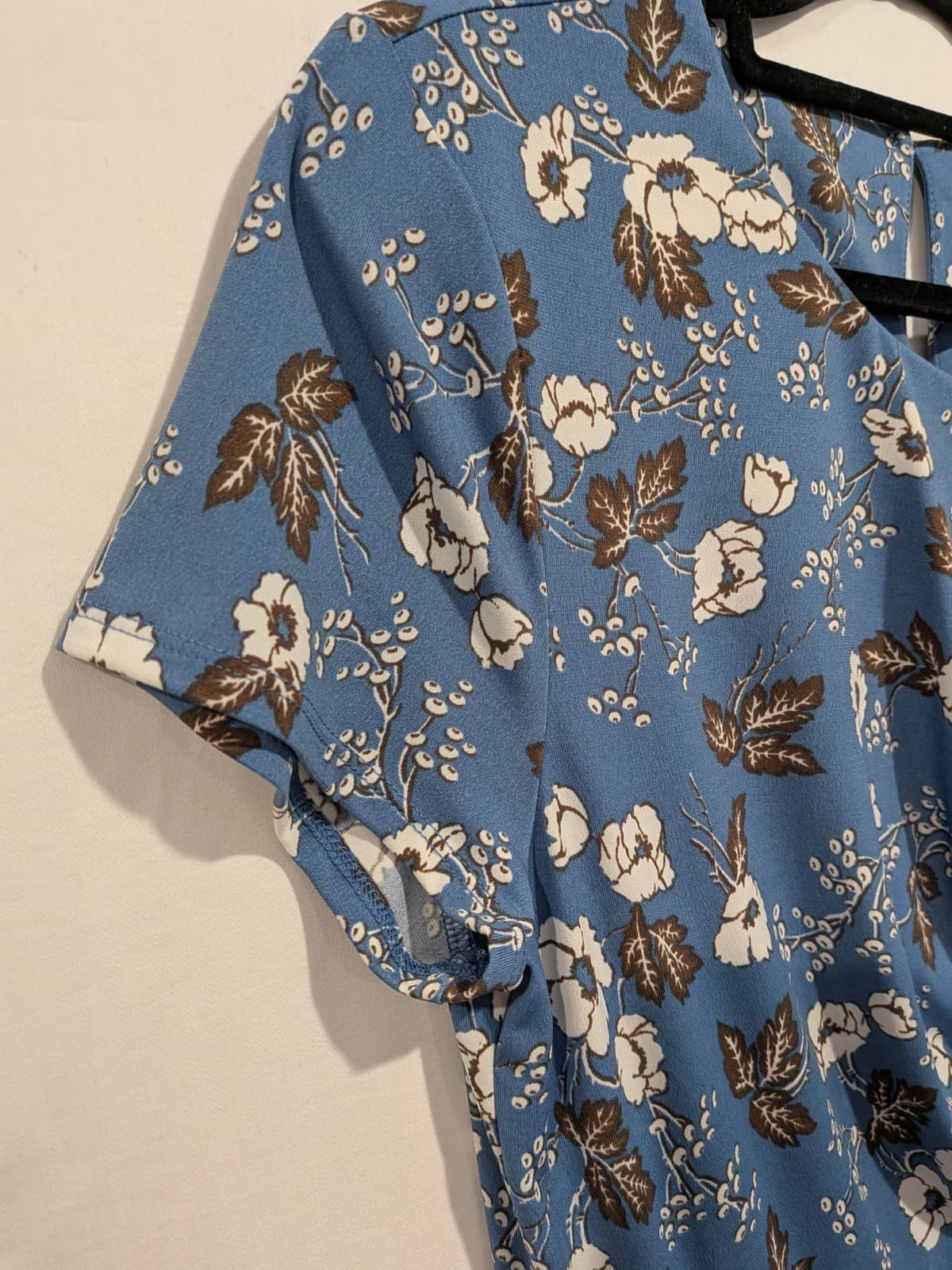 Leona Edmiston Blue Floral Ruched Knee Length Dress Size 10 Work Occasion — photo 6 of 11