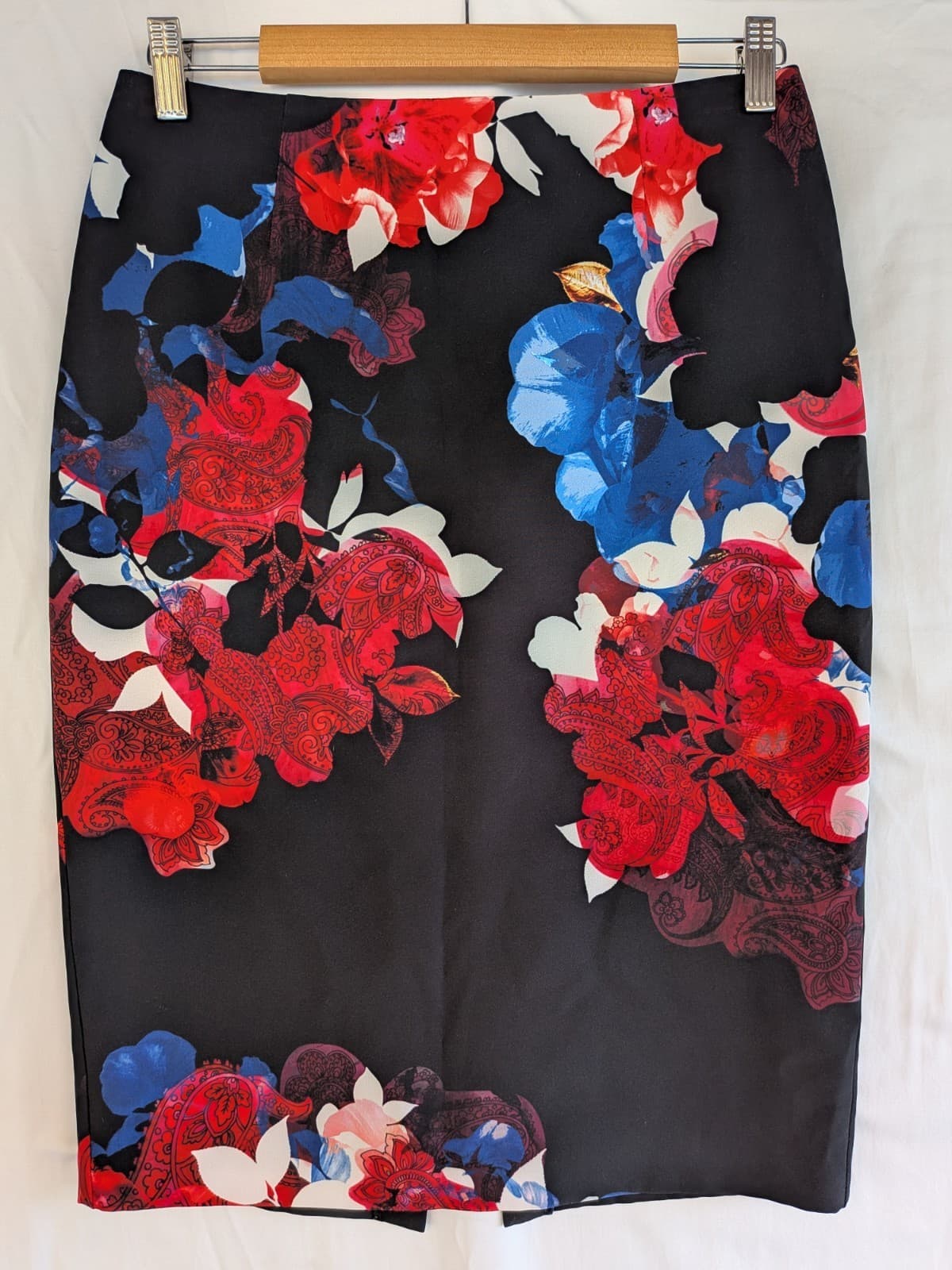 Anthea Crawford Floral Pencil Skirt Size 10 Black Red Blue Paisley Stretch — photo 3 of 10