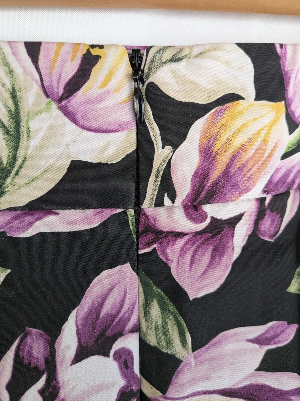 Review Pencil Skirt Size 10 Black Purple Floral Cotton Stretch Work Office — photo 8 of 9
