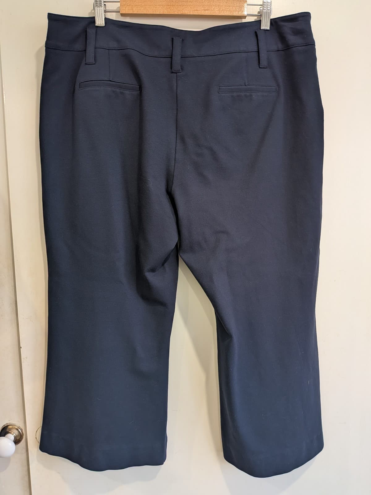 Review Women's Plus Size 18 Navy Stretch Cropped Career Work Pants Pockets — photo 7 of 10