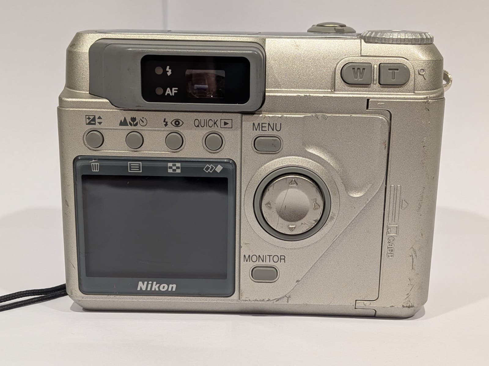 Nikon Coolpix 880 3.34MP Vintage Digital Camera Tested Working w/ Lens Cap — photo 5 of 16