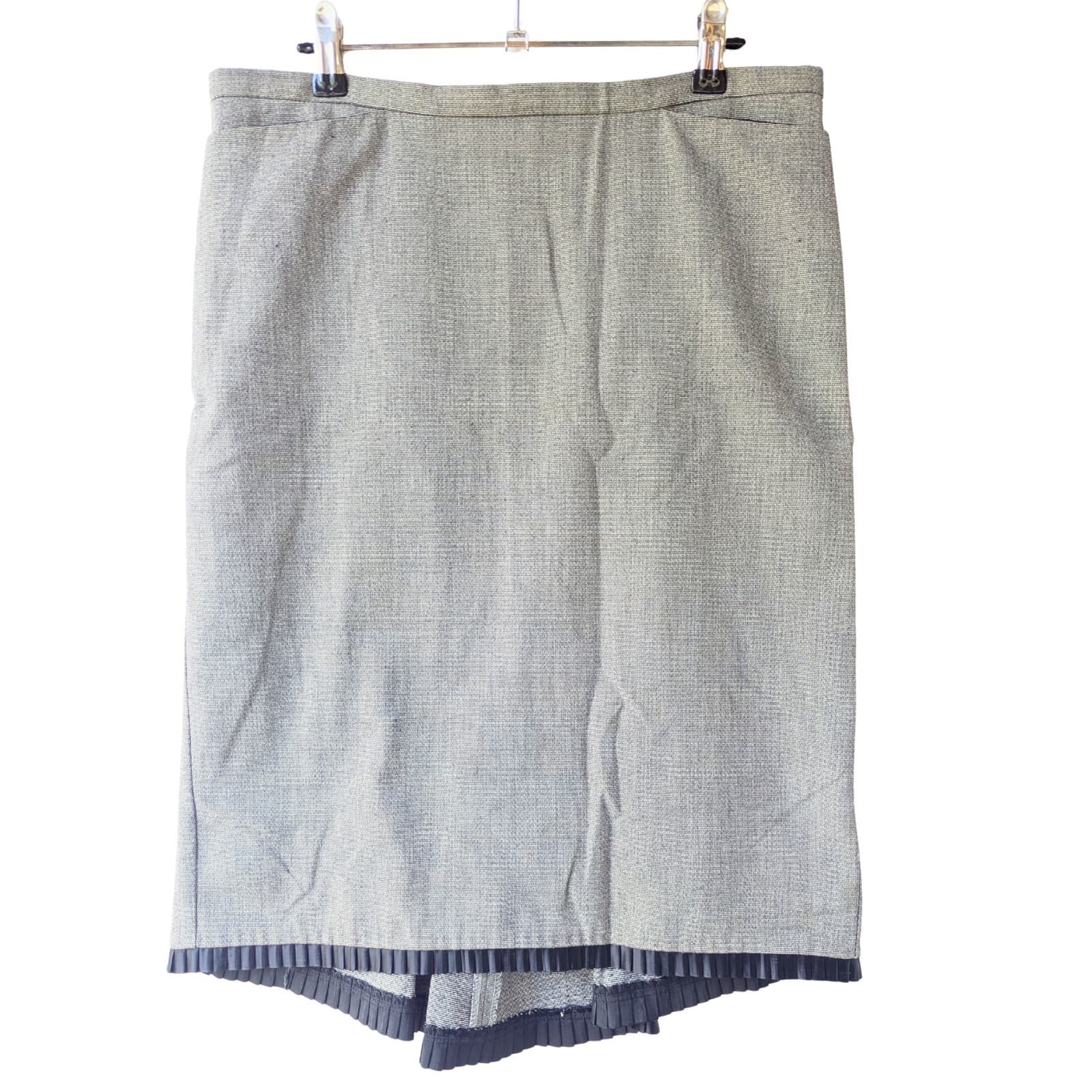 Review Skirt Size 10 Aus 6 Us Grey Pleated Hem Pencil Corporate Classic 2010s — photo 2 of 9