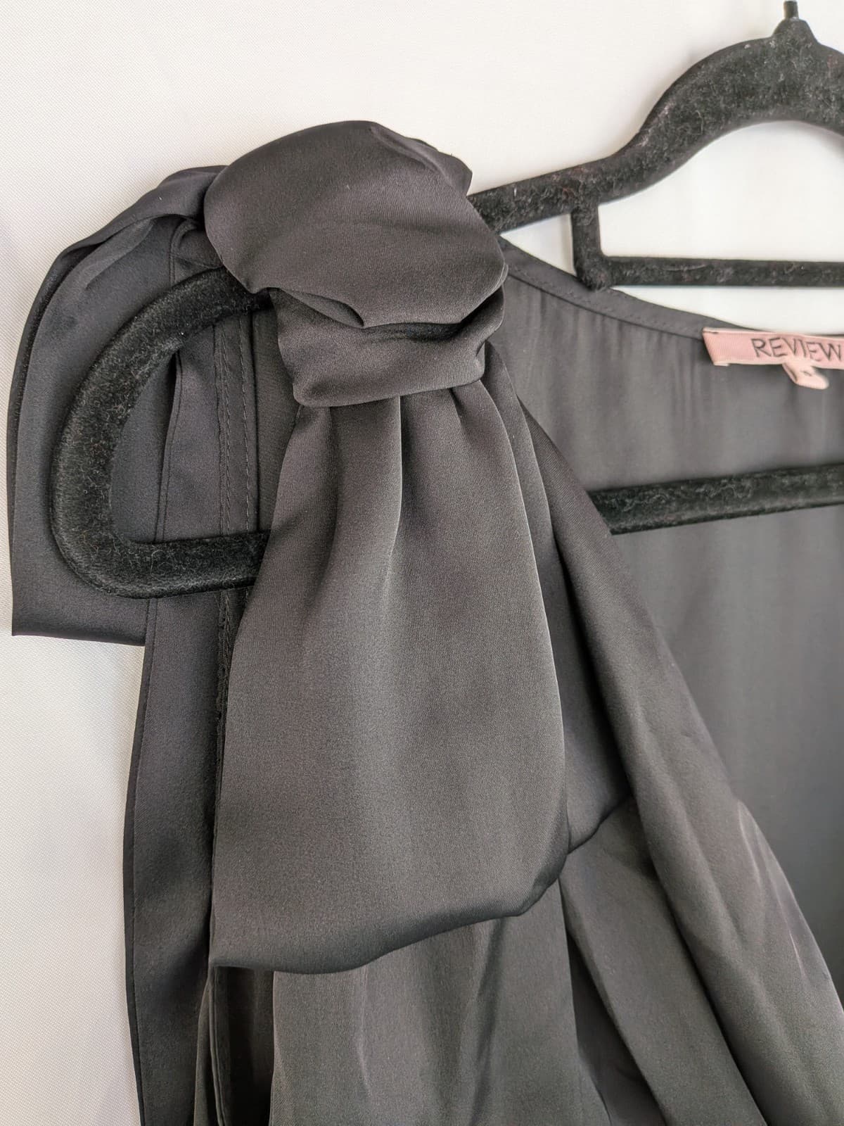 Review Top Size 10 Black Cowl Neck Bow Sleeveless Evening Party Blouse — photo 4 of 7