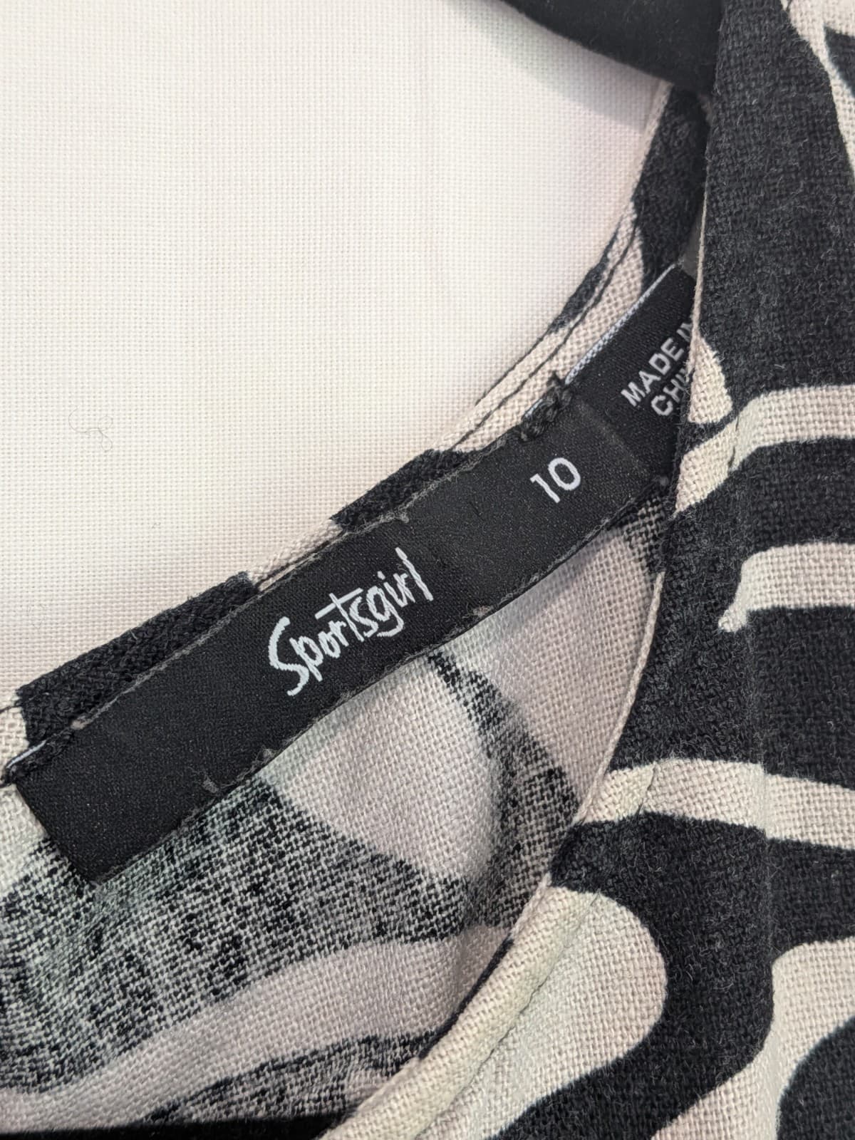 Sportsgirl Linen Dress Size Aus 10 US 6 Black White Floral Summer Shift Midi — photo 4 of 7