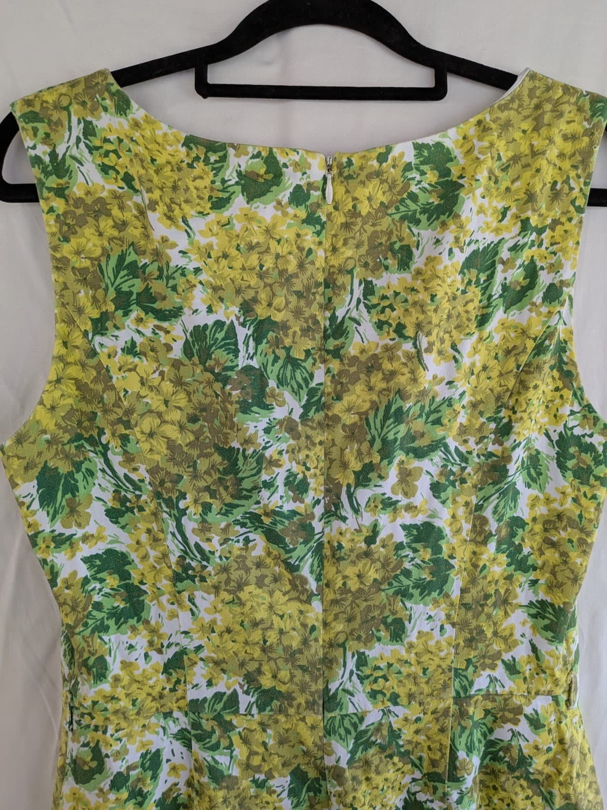 Review Dress Size 10 Green Yellow Floral Sheath Knee Length Cocktail Dress — photo 6 of 10
