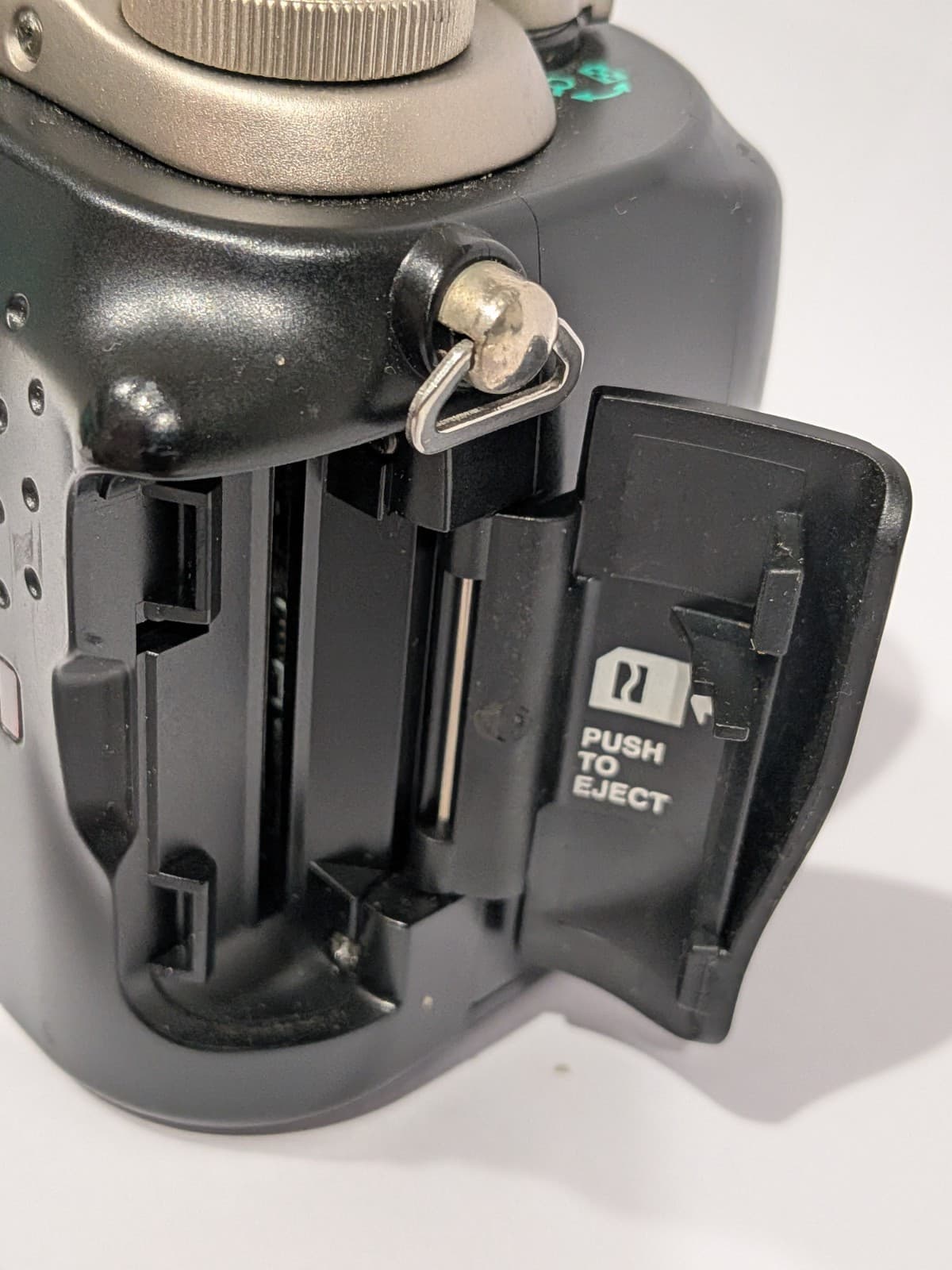 Olympus Camedia C-2040 Zoom 2.1MP Digital Camera Working Vintage Y2K + Lens Cap — photo 11 of 12