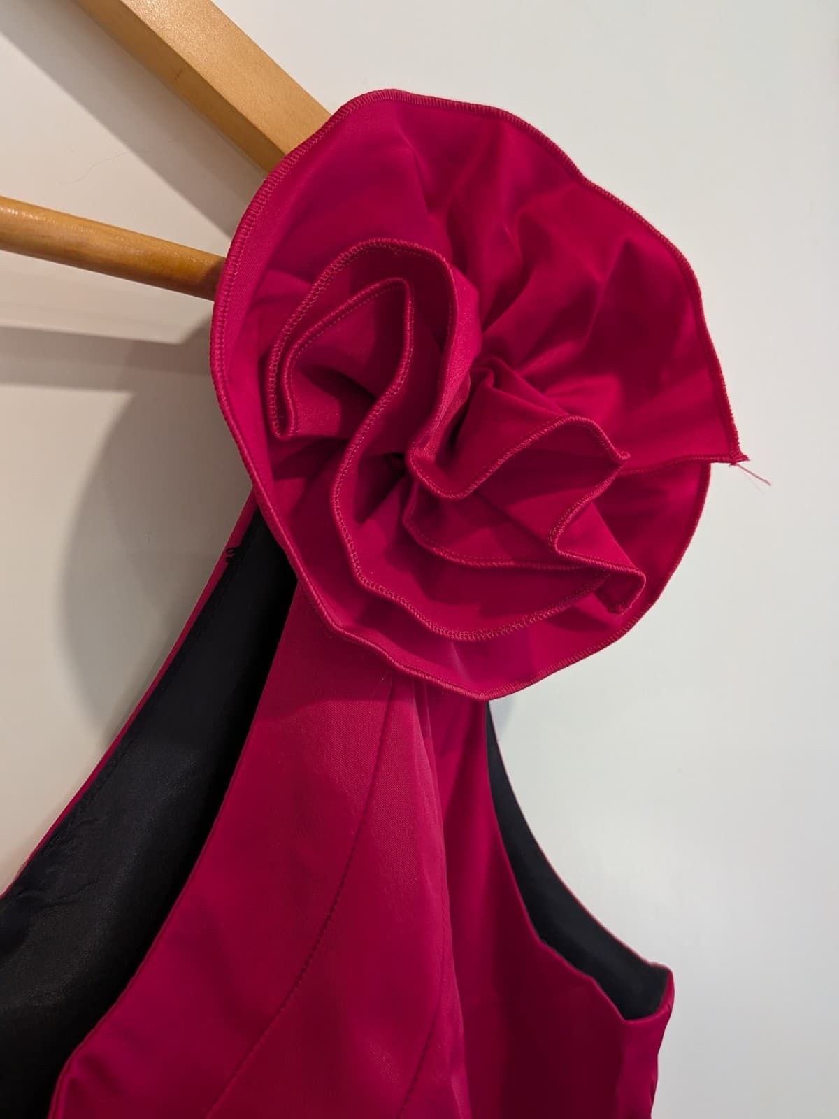 Review One Shoulder Pink Wedding Guest Cocktail Dress Rosette Size 14 BNWT — photo 4 of 10