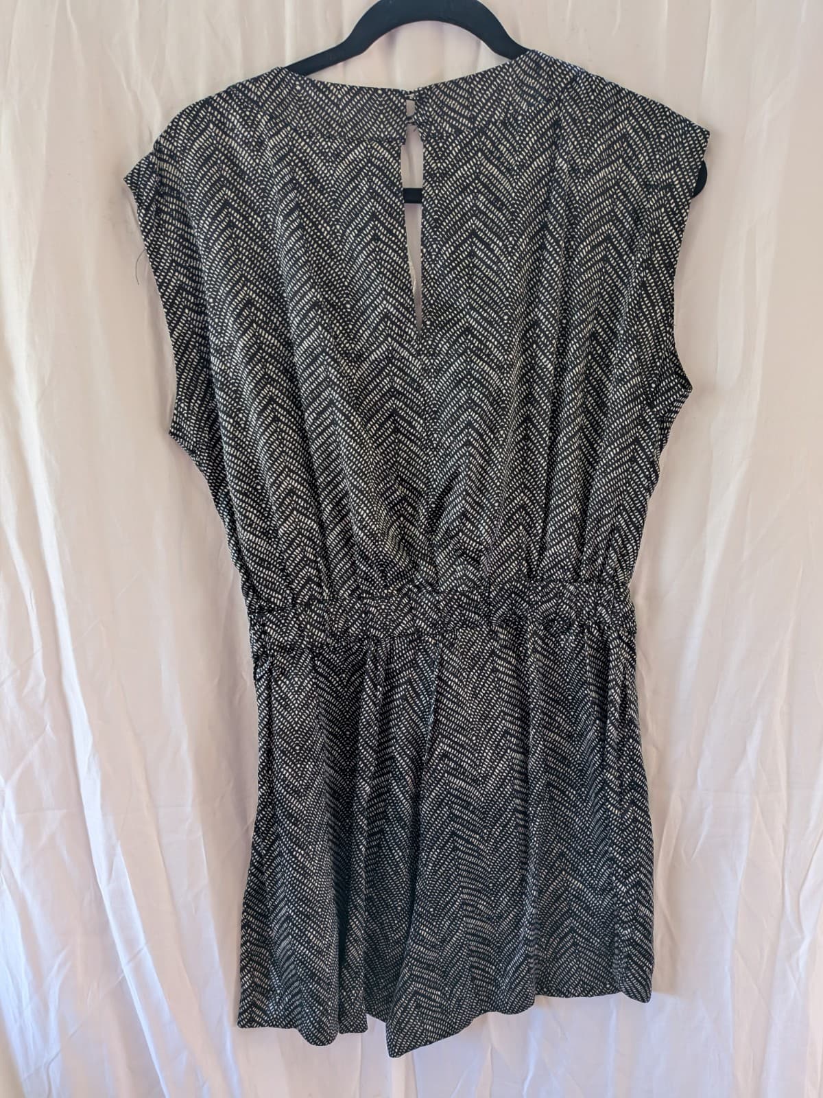 Jeanswest Premium Silk Wrap Playsuit Black White Print Sleeveless Tie Size 10 — photo 11 of 13