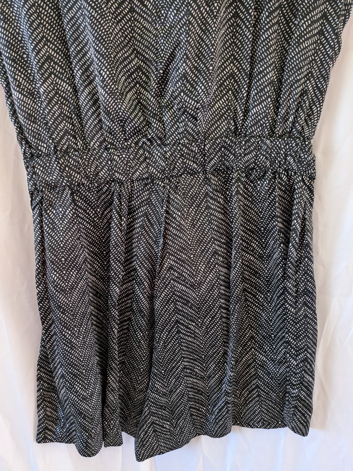 Jeanswest Premium Silk Wrap Playsuit Black White Print Sleeveless Tie Size 10 — photo 10 of 13