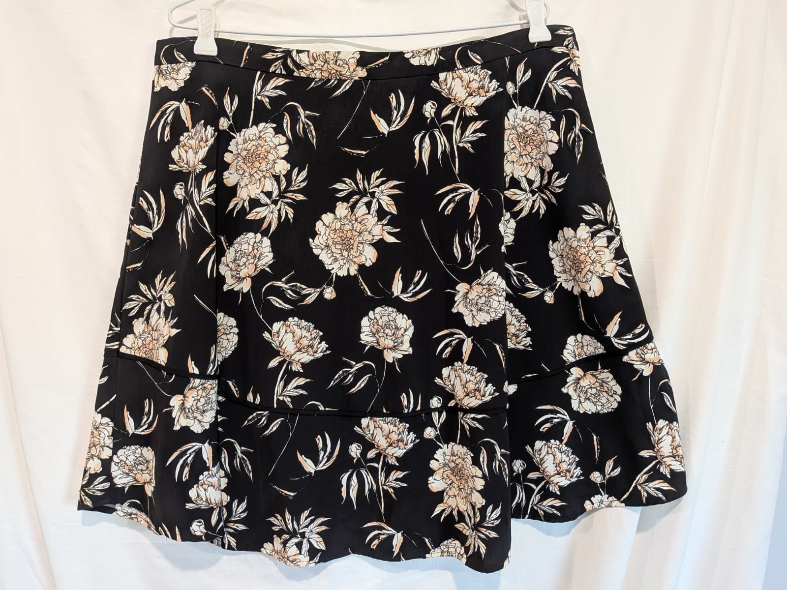 Tokito Floral Skater Skirt Size 16 AU 12 US Black Beige Office Casual — photo 3 of 10