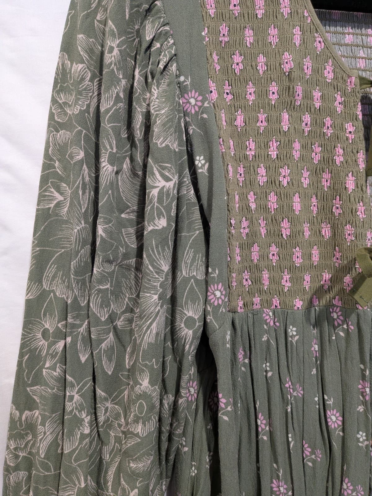 Spell Lionheart Romper Olive Grove Size Small Boho Floral Rayon Playsuit Green — photo 5 of 15