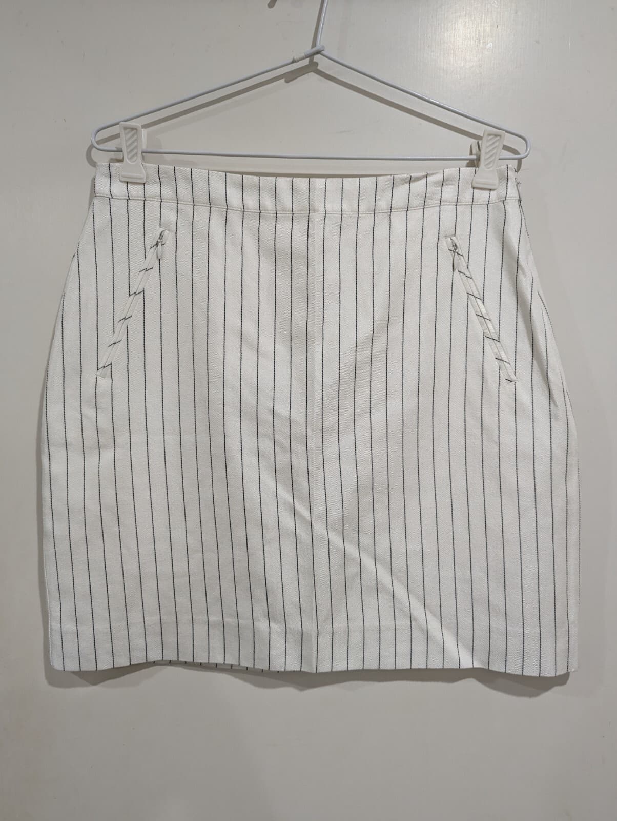 Witchery Skirt White Pinstripe Cotton Mini Pocket Casual Size Aus 10 Us 6 — photo 4 of 6