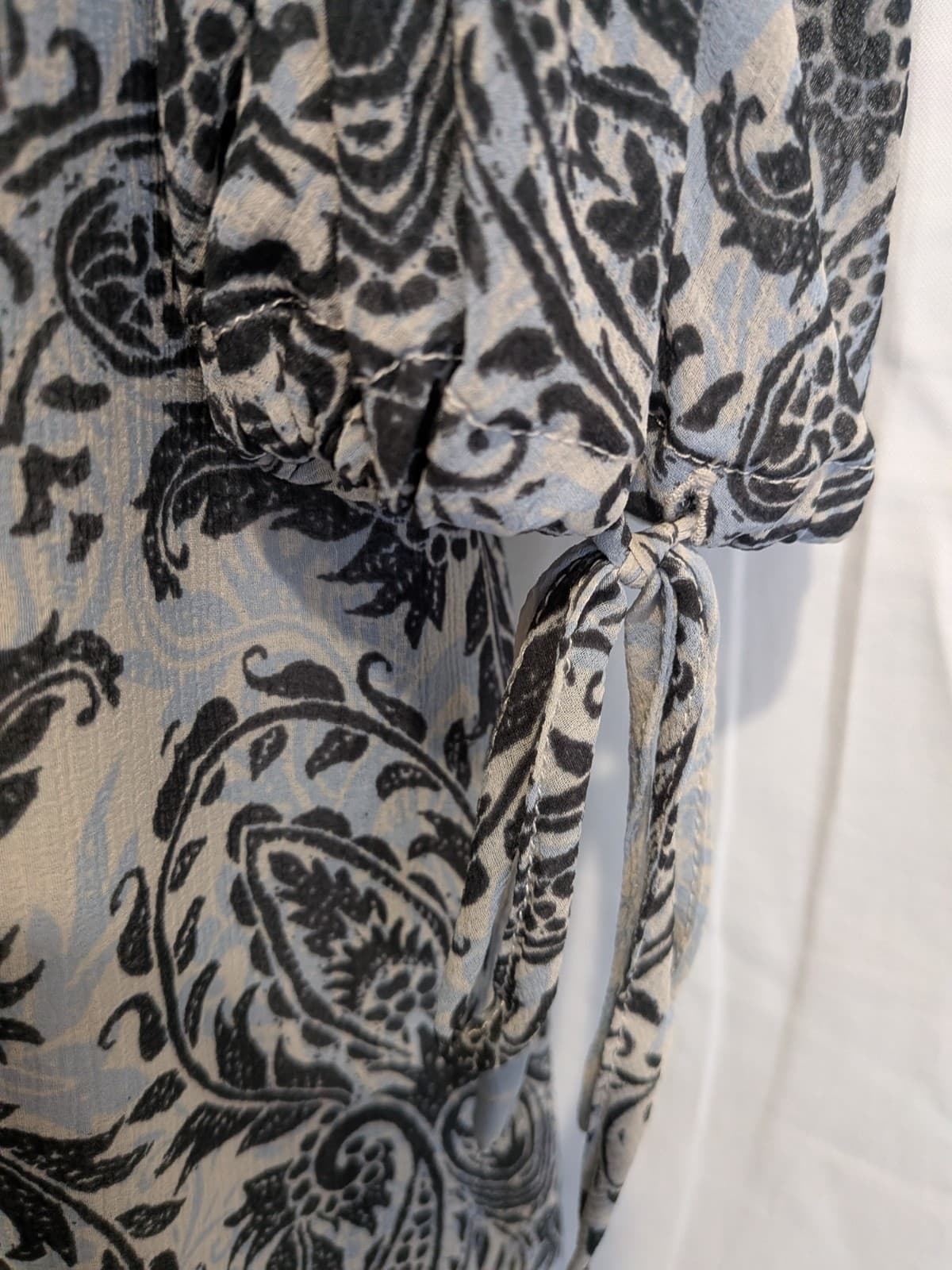 Free People Mini Dress L Blue Paisley Cold Shoulder Boho Balloon Sleeve — photo 10 of 12