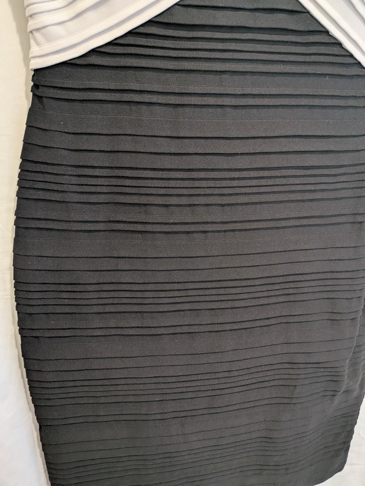 Joseph Ribkoff Black White Pleated Cocktail Dress Size AU 10 Bodycon Knee — photo 3 of 9