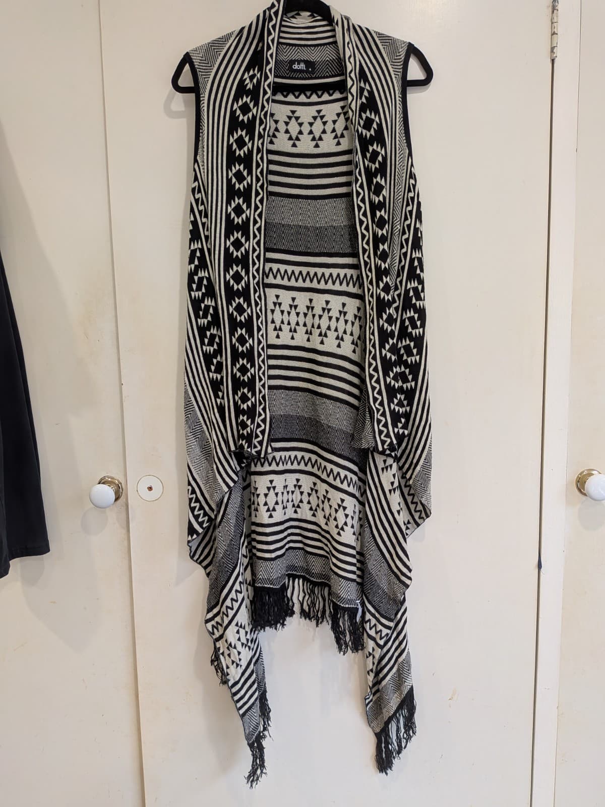 Dotti Longline Vest M Black White Aztec Fringe Boho Drape — photo 2 of 10
