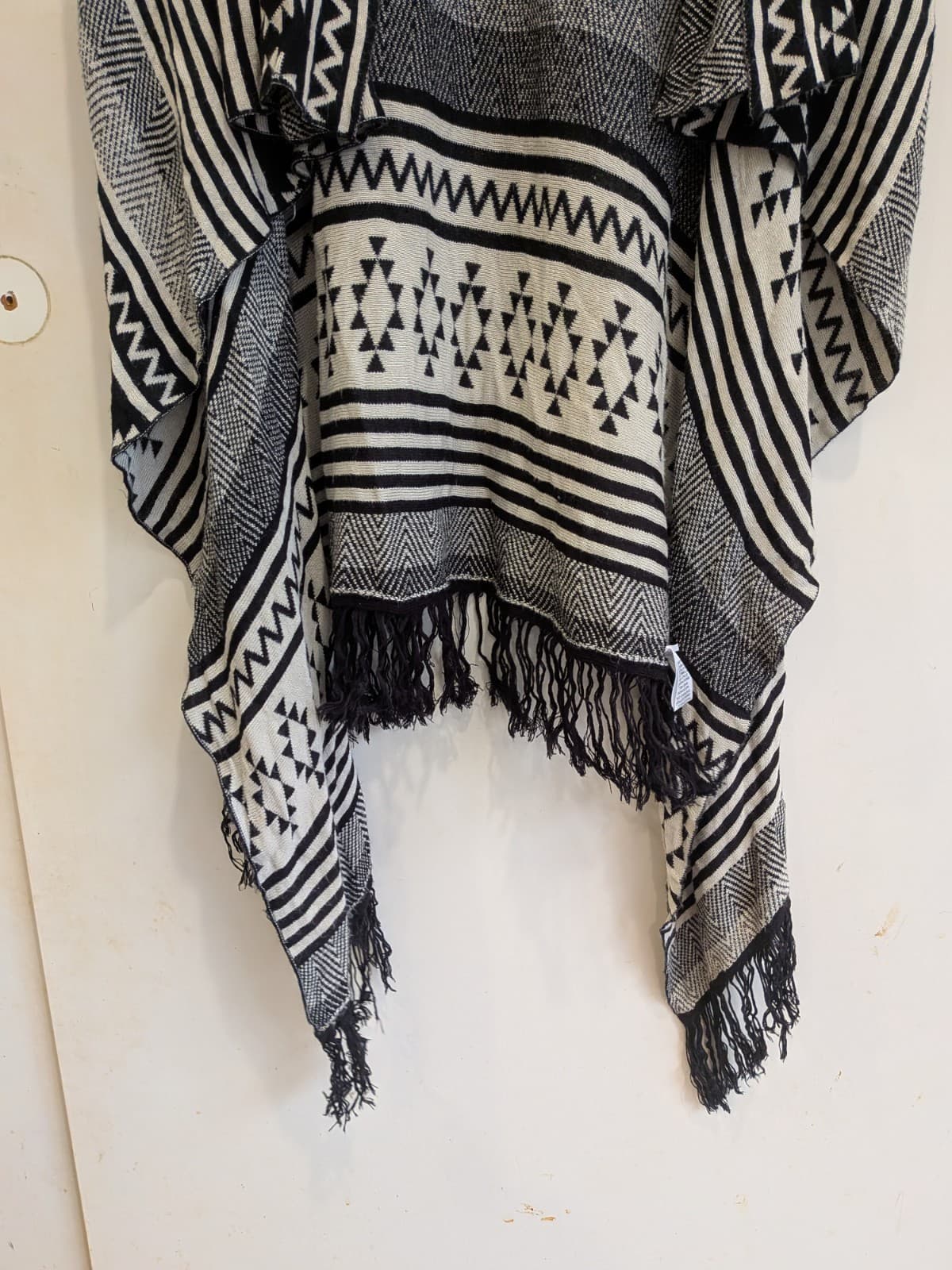 Dotti Longline Vest M Black White Aztec Fringe Boho Drape — photo 3 of 10