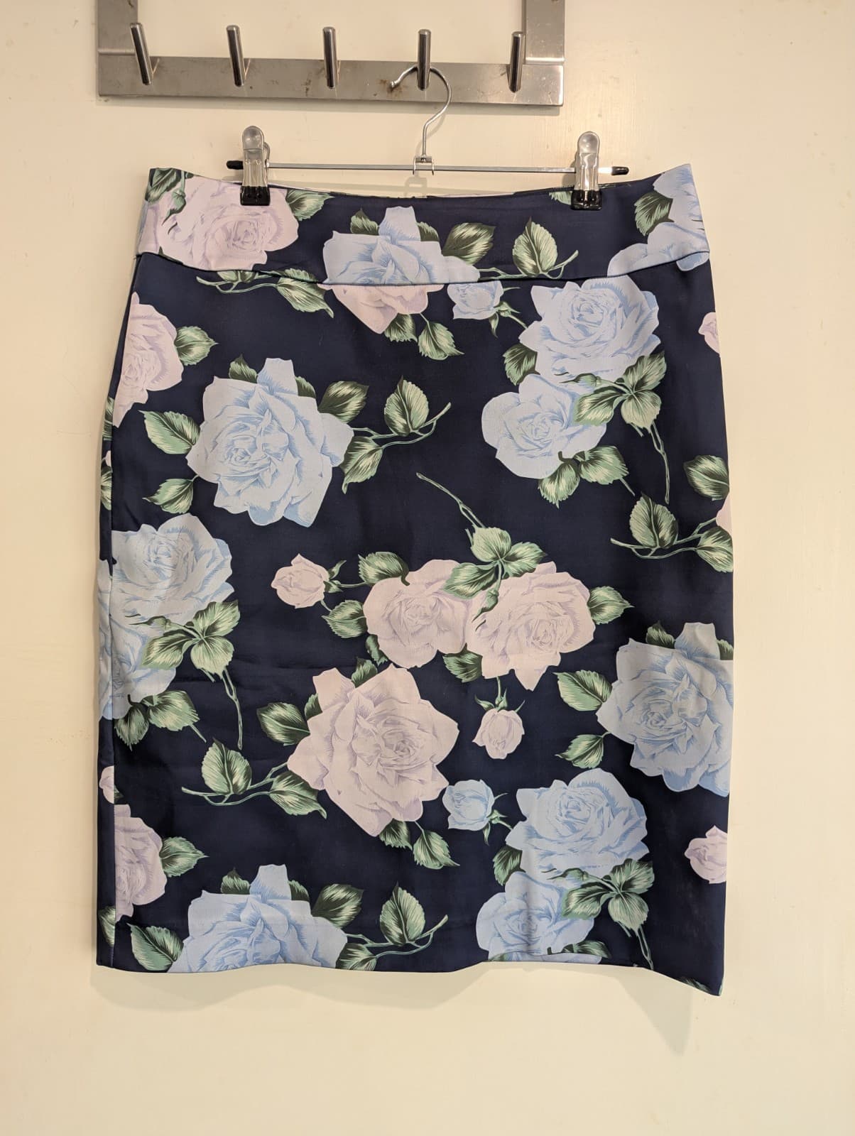 Review Skirt Blue Floral Pencil Cocktail Wedding Wiggle Size Aus 10 US 6 — photo 3 of 6