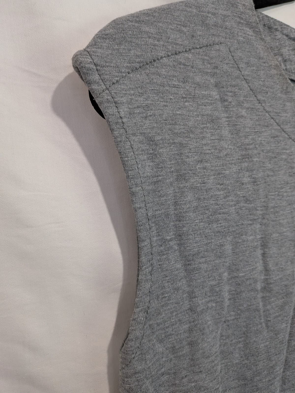 Country Road Grey Ponte Top Small Cap Sleeve Stretch Minimal Corporate Shirt — photo 5 of 11
