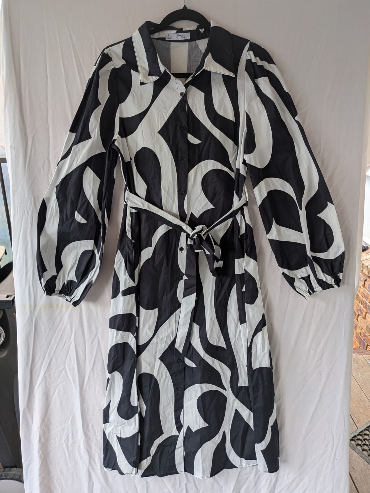 Yours Truly Shirt Dress Size 8 Black White Abstract Print Button Front Tie Waist — photo 2 of 9