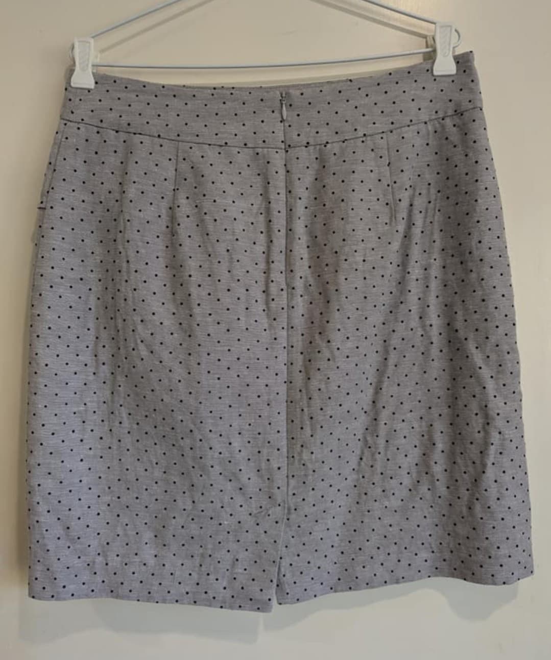 Review Skirt Size AUS 12 US 8 Grey Black Polka Dot Ruffle Front Pencil Workwear — photo 3 of 5