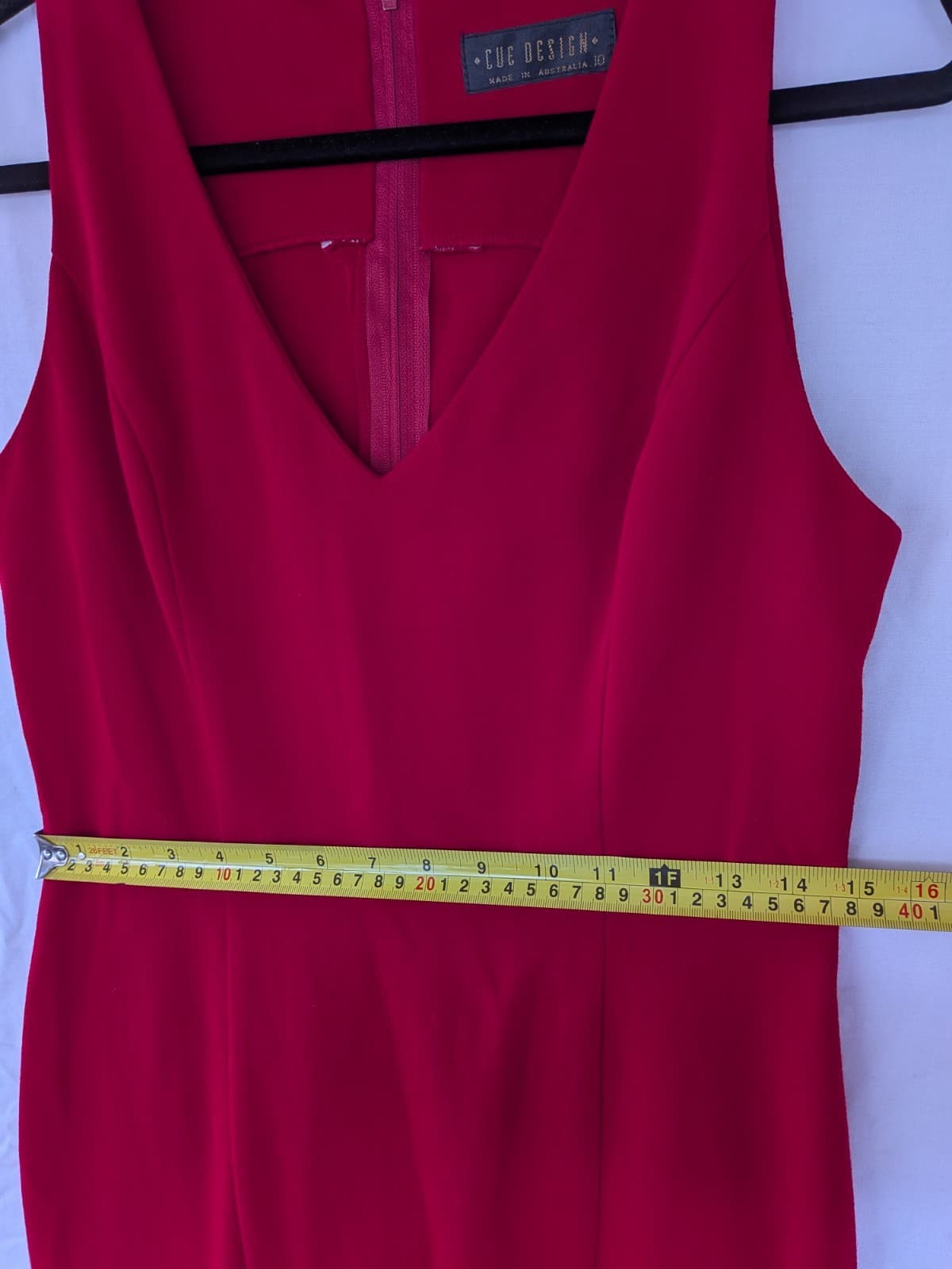 Cue Design Dress Red Sheath Corporate Classic Old Money V Neck Size 10 AU Work — photo 7 of 11