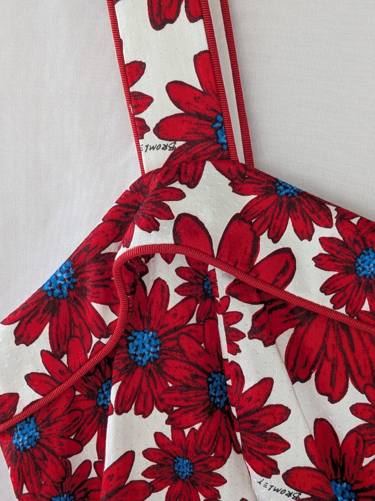 Review x Bromley Dress Red Floral Fit Flare Retro Pinup Wedding Plus Size 16 — photo 7 of 16