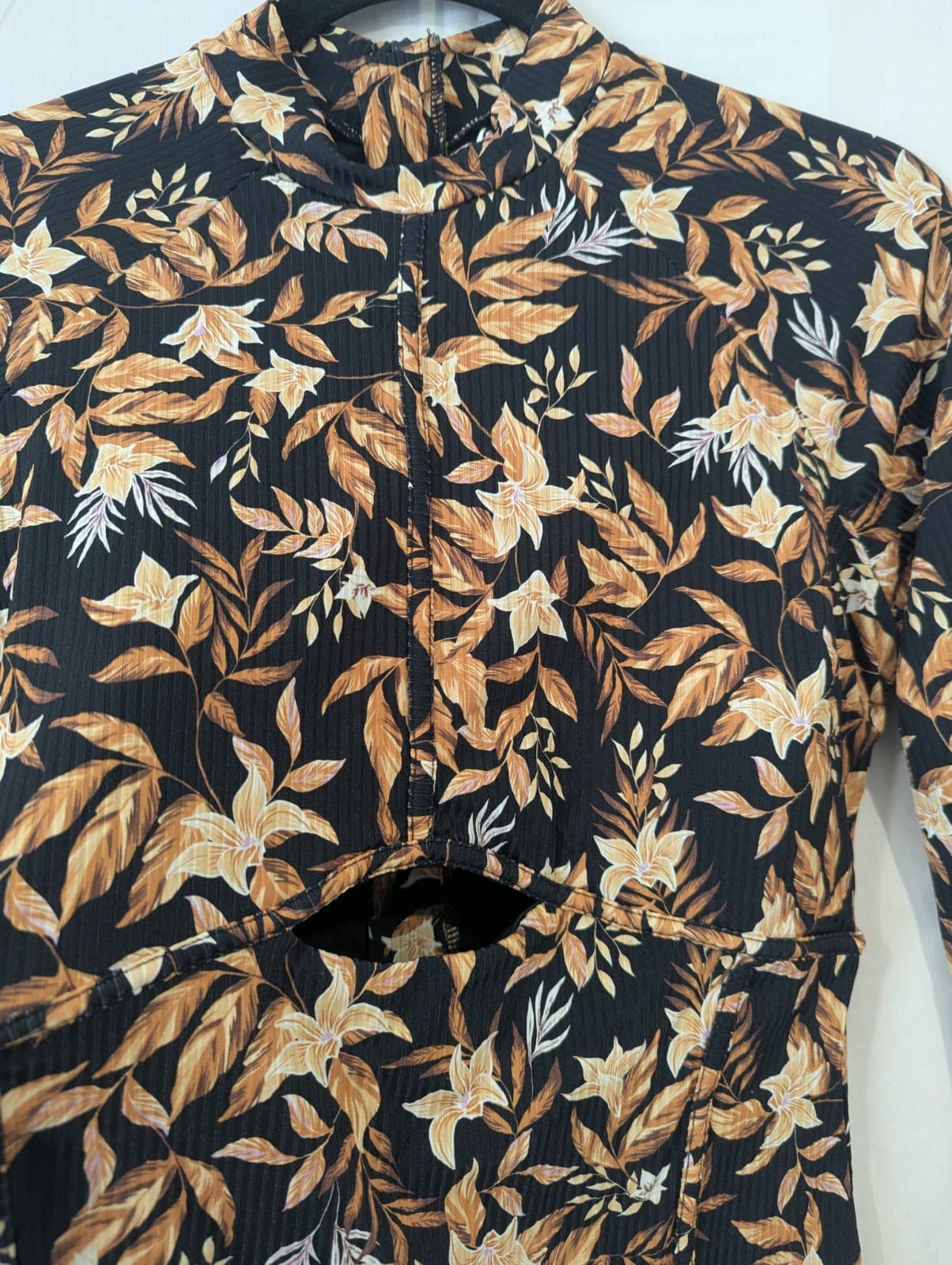 Rip Curl Surf Suit Plus Size XL US L Long Sleeve Black Floral One Piece Swim — photo 5 of 13
