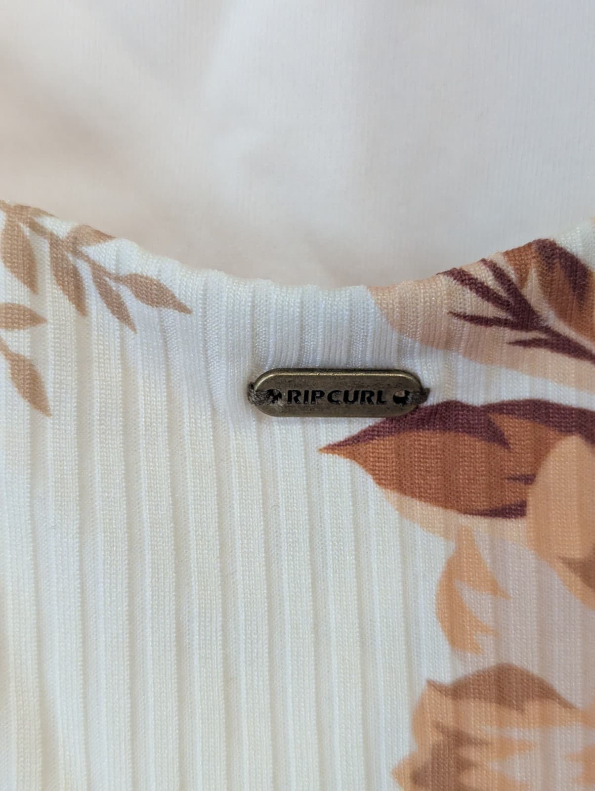Rip Curl Swimsuit Plus Size 2XL D DD Cup Floral One Piece White Peach Adjustable — photo 11 of 17