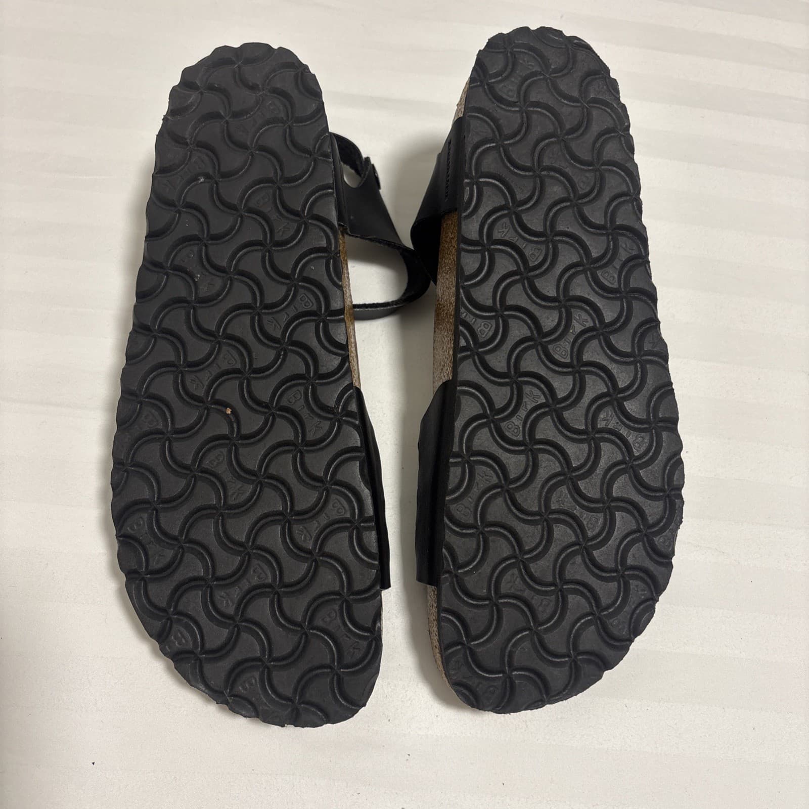 Birkenstocks women’s size 9 — photo 5 of 5