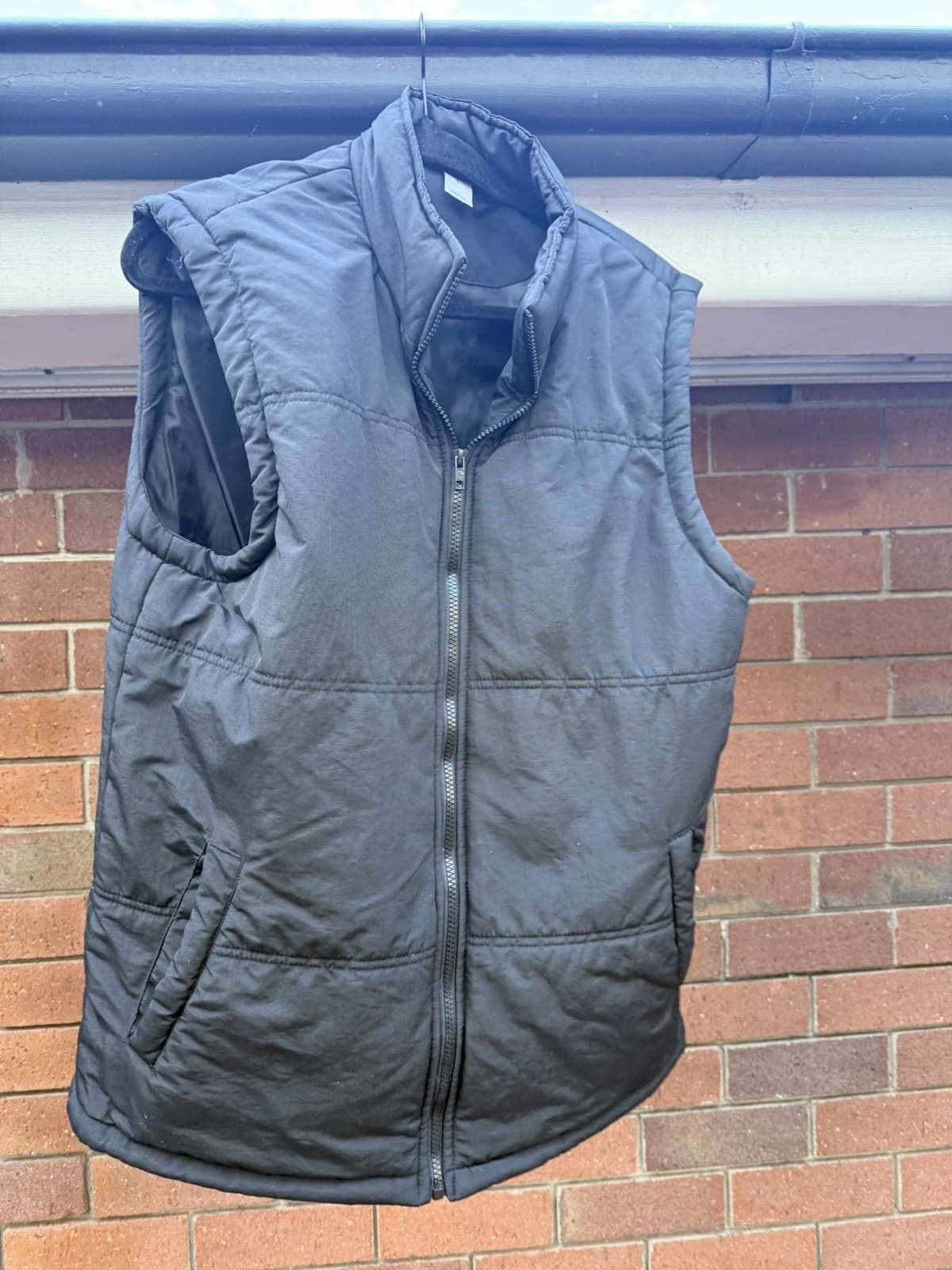 Kmart Mens Puffer Vest Size L Black Insulated Sleeveless Warm Pockets — photo 2 of 9