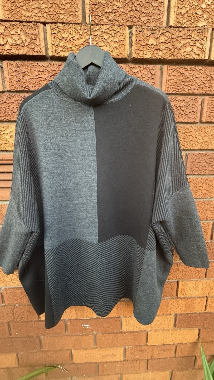 Sussan Knit Black Grey Turtleneck Jumper Size L/XL Oversized — photo 5 of 12