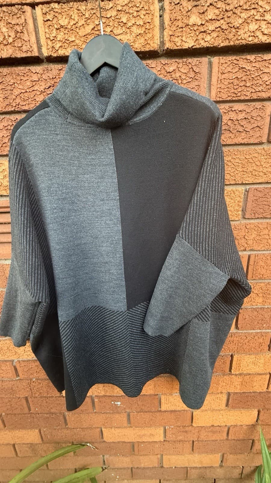 Sussan Knit Black Grey Turtleneck Jumper Size L/XL Oversized — photo 6 of 12