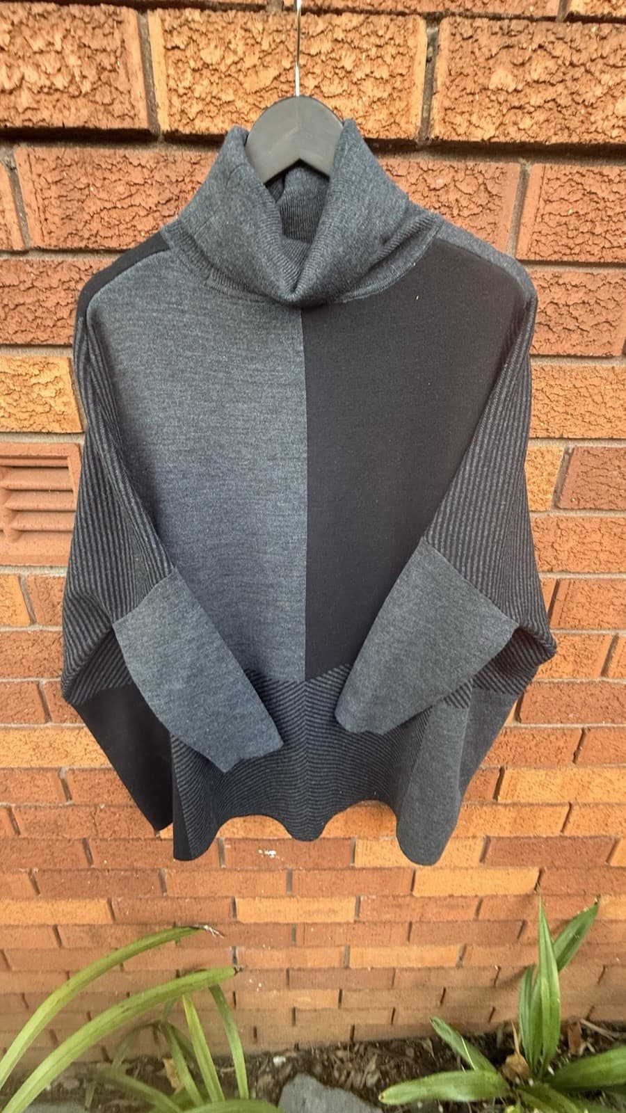 Sussan Knit Black Grey Turtleneck Jumper Size L/XL Oversized — photo 7 of 12